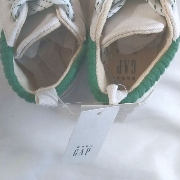 NWT BabyGap Canvas Crib Shoes - Picture 7 of 7